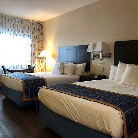 Days Inn By Wyndham Grants Eksteriør billede