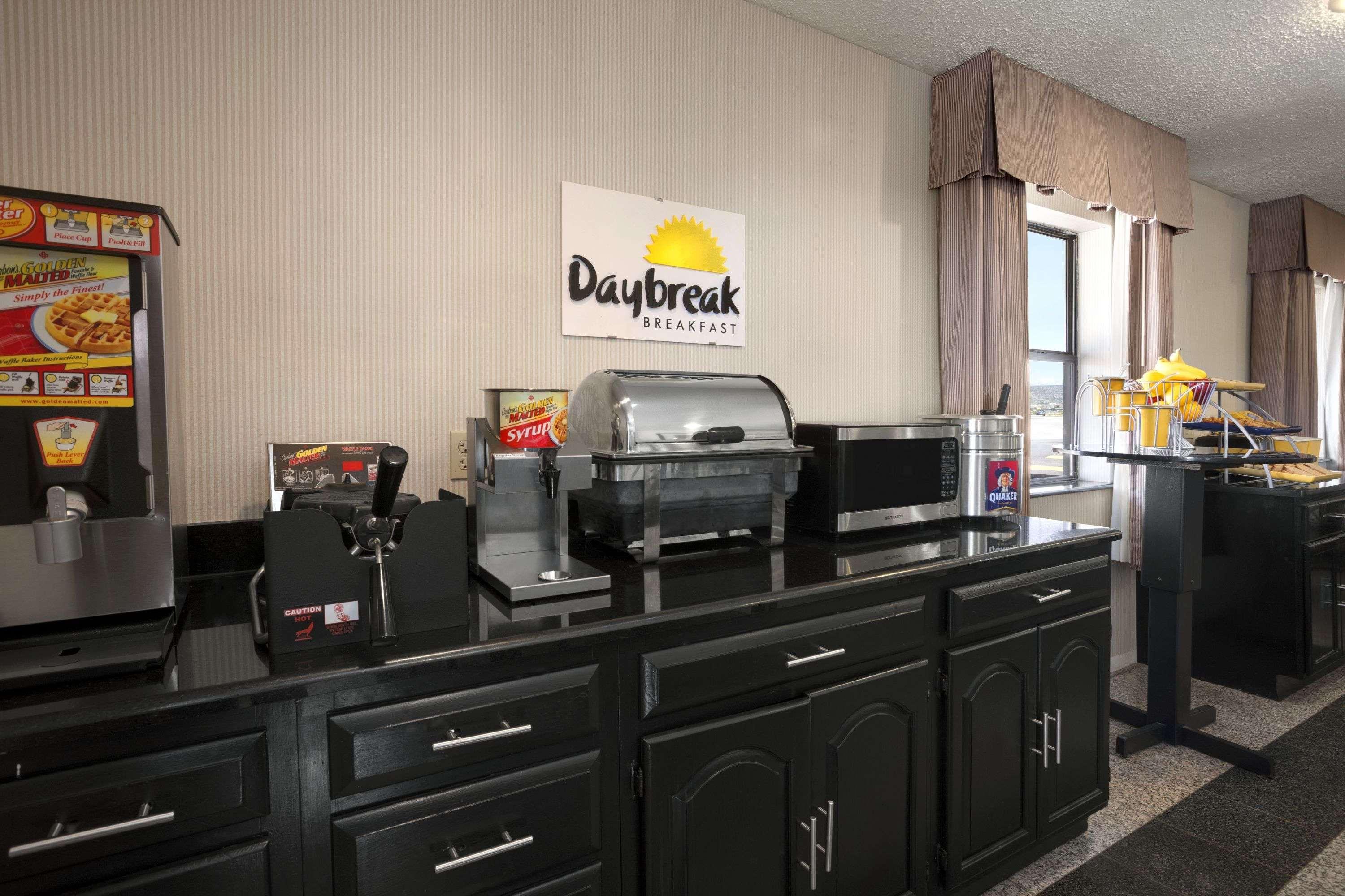 Days Inn By Wyndham Grants Eksteriør billede