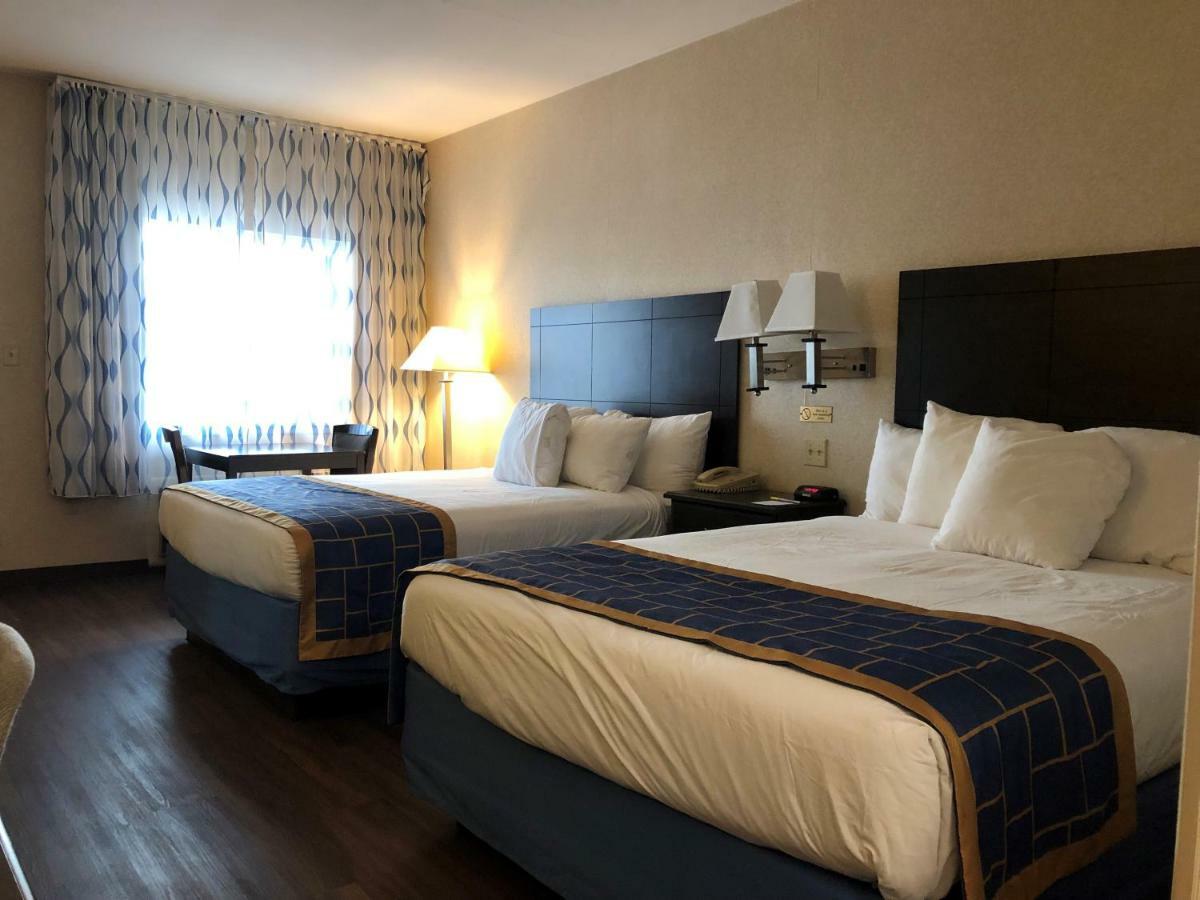 Days Inn By Wyndham Grants Eksteriør billede